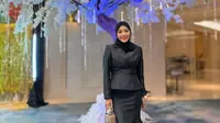 Aurel Hermansyah Tampil Elegan Kenakan Dress Hitam Simpel, Ramai Dipuji Makin Body Goals
