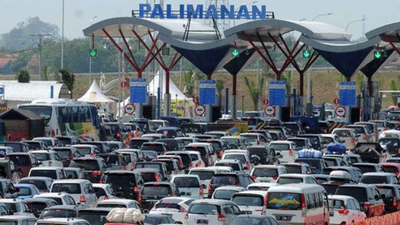 Puncak arus mudik, antrean keluar Tol Palimanan hingga 20 Km