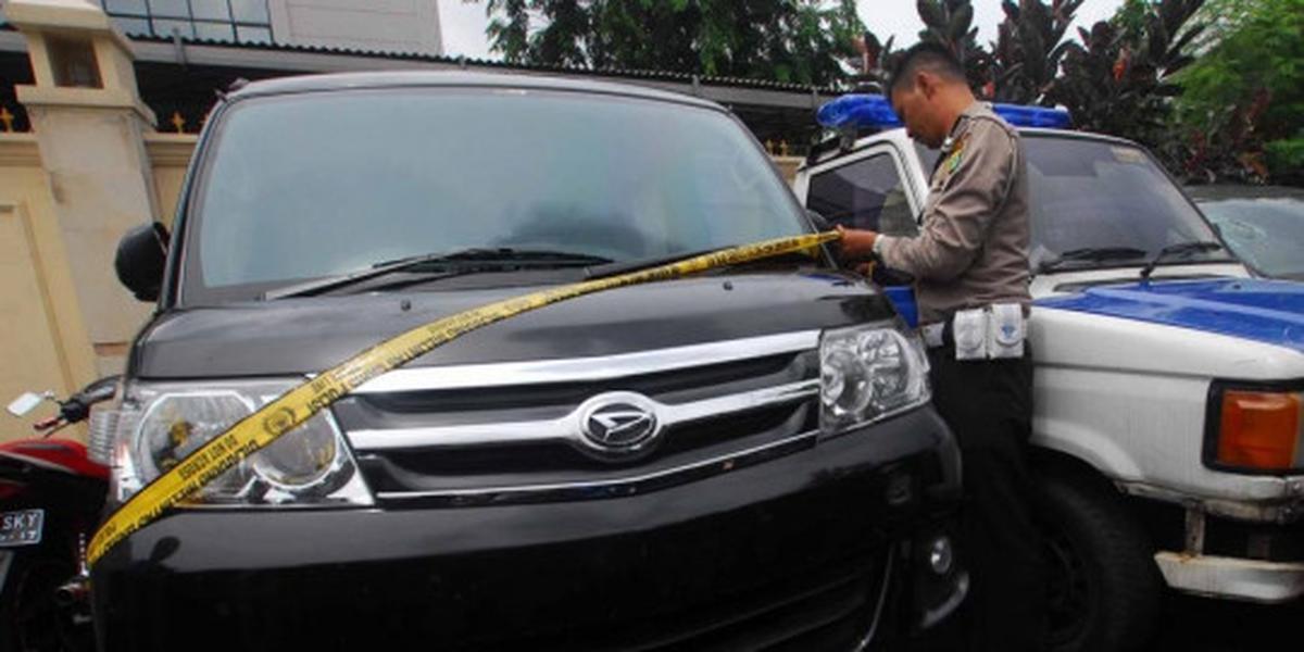Pacu Avanza 140 km/jam, semestinya mobil Rangga oleng