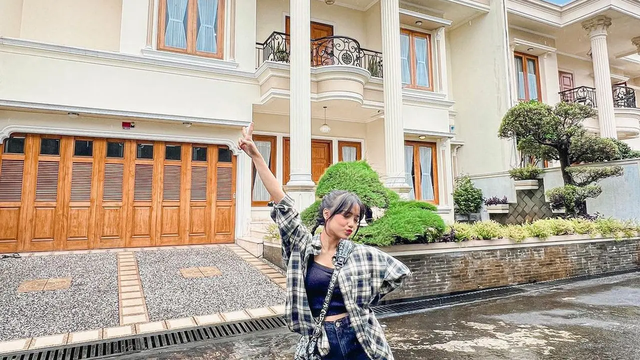 Intip Mewahnya Rumah Fuji, Wujudkan Impian Mendiang Vanessa Angel dan Bibi Andriansyah untuk Gala Sky