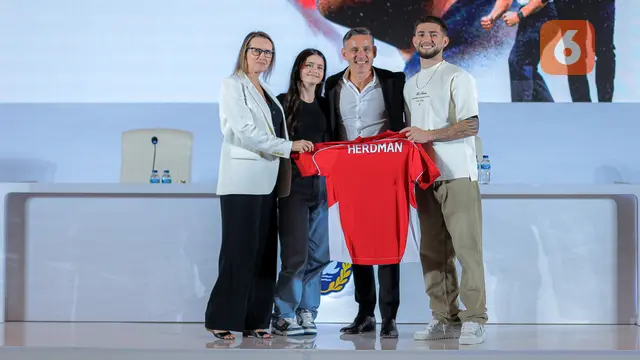Foto: Ajak Keluarga ke Indonesia, Sinyal Totalitas John Herdman untuk Bawa Garuda Terbang Tinggi ke Piala Dunia