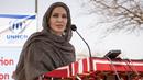 <p>Aktris Angelina Jolie, utusan khusus PBB untuk UNHCR, memberikan pernyataan di kamp Goudebou, utara Burkina Faso, 20 Juni 2021. Jolie mengunjungi kamp pengungsi yang menampung ribuan warga Mali yang menyelamatkan diri dari kekerasan militan di kawasan itu. (OLYMPIA DE MAISMONT/AFP)</p>