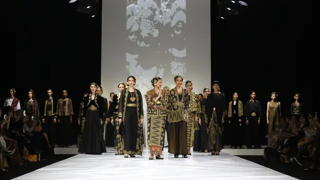 Koleksi Ghea Pangabean di Langham Fashion Soiree