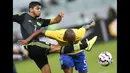 Seiring berjalannya waktu, pemain sayap berdarah Mexico tersebut kian tampil gemilang. Hingga saat ini ia berhasil mencetak 31 gol dengan 64 asisst dalam 250 penampilan bersama FC Porto. (Foto: AP/Andre Penner)
