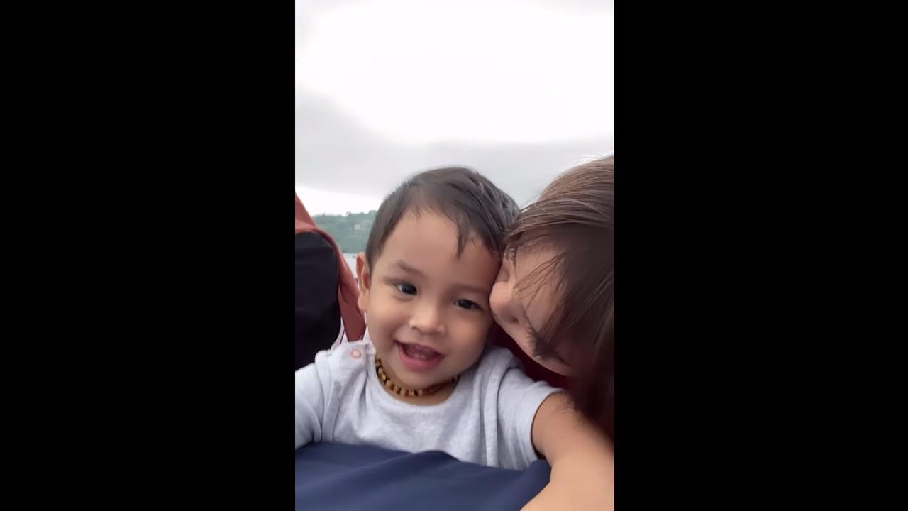 Momen liburan Gala Sky dan Fuji di Bali menjelang tahun baru.