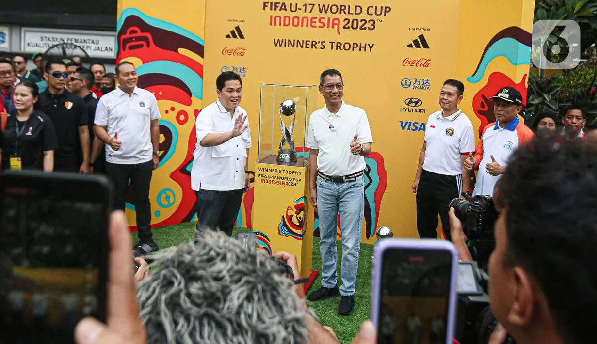 "Kalau persiapan yang lain saya kira sudah siap. Makanya kami adakan Trophy Experience Piala Dunia U-17 2023," ujar Erick Thohir. (Liputan6.com/Faizal Fanani)