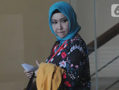Istri Wali Kota Medan nonaktif Dzulmi Eldin, Rita Maharani Dzulmi Eldin memenuhi panggilan tim penyidik KPK di Jakarta, Senin (11/11/2019). Rita Maharani diperiksa dalam perkara dugaan suap proyek dan jabatan di Pemerintah Kota Medan tahun 2019. (merdeka.com/Dwi Narwoko)