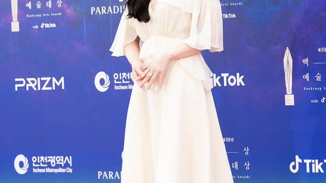 7 Gaya ‘Dewi Korea’ di Red Carpet Baeksang Arts Awards 2023, Suzy hingga Song Hye Kyo