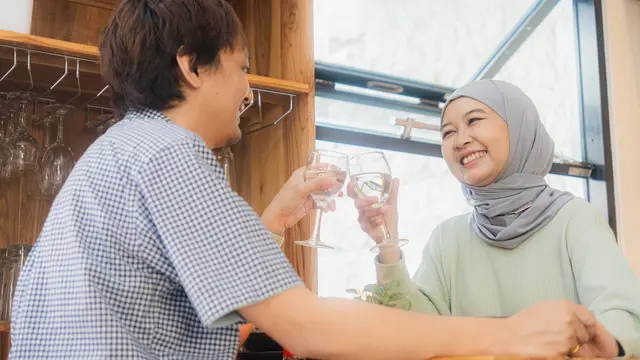 couple januari green flag