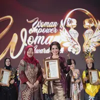 Meiline Tenardi berhasil raih penghargaan Woman Empower Woman Award 2024.