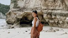 Model sekaligus aktris Amanda Rawles sudah eksis di layar lebar sejak tahun 2015. Setiap judul yang ia bintangi selalu menjadi film yang sukses dan banyak penonton. Aktris yang kerap adu akting dengan Jefri Nichol selalu punya penampilan menawan. (Liputan6.com/IG/@amandarawles)