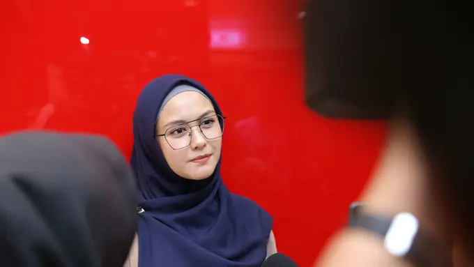 [Fimela] Revalina S Temat