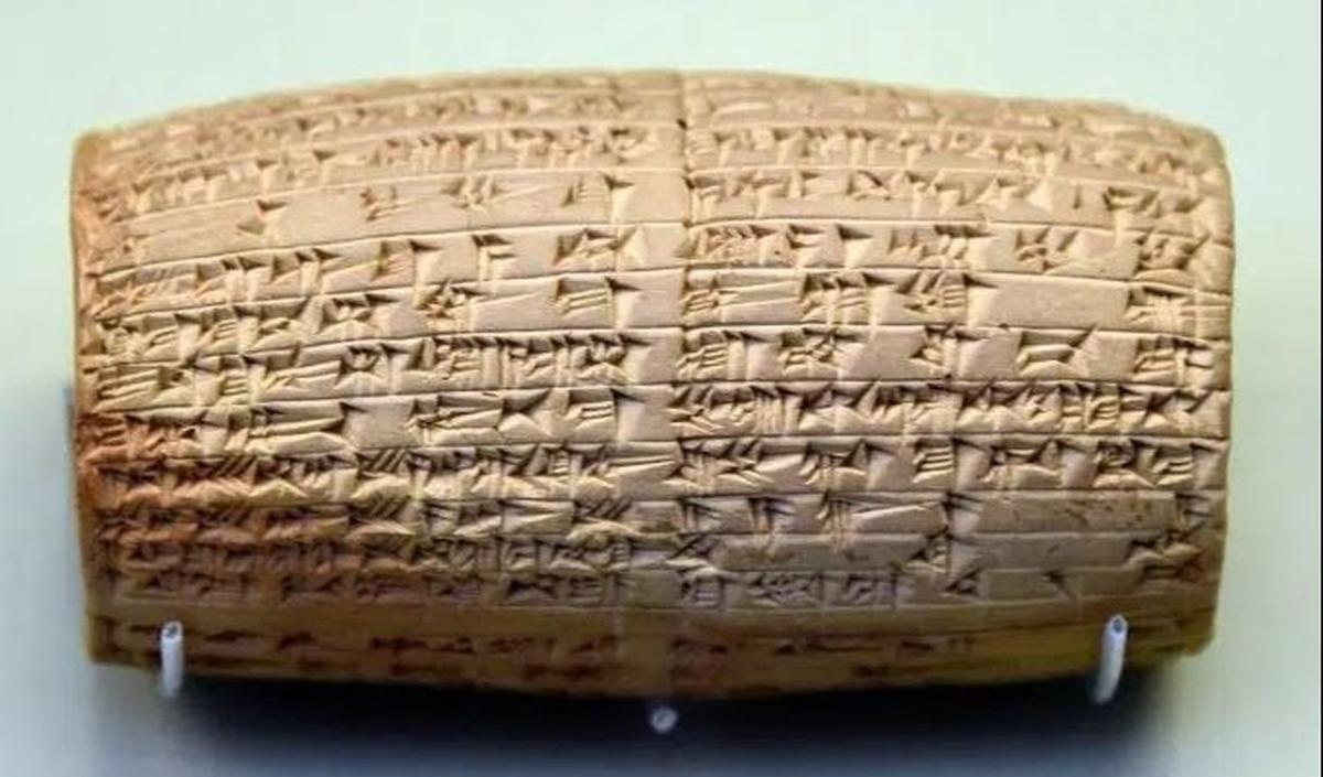Penggalian pertama yang tercatat di dunia adalah kuil Ebabbar di Sippar, di Irak tengah saat ini,
