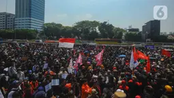 Aksi yang digelar ini sehari setelah Badan Legislasi (Baleg) DPR RI, menggelar rapat panitia kerja terkait Revisi UU Pilkada, pada Rabu (21/8). (merdeka.com/Arie Basuki)