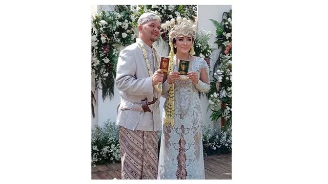 7 Potret Pernikahan Ayah Kesha Ratuliu, Dihadiri 15 Orang