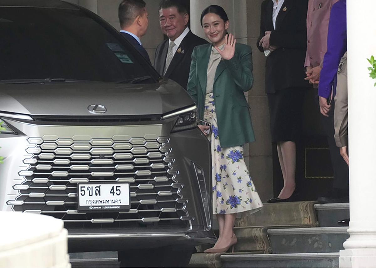 FOTO: PM Thailand Diskors dari Jabatannya Usai Percakapannya dengan Hun Sen Bocor