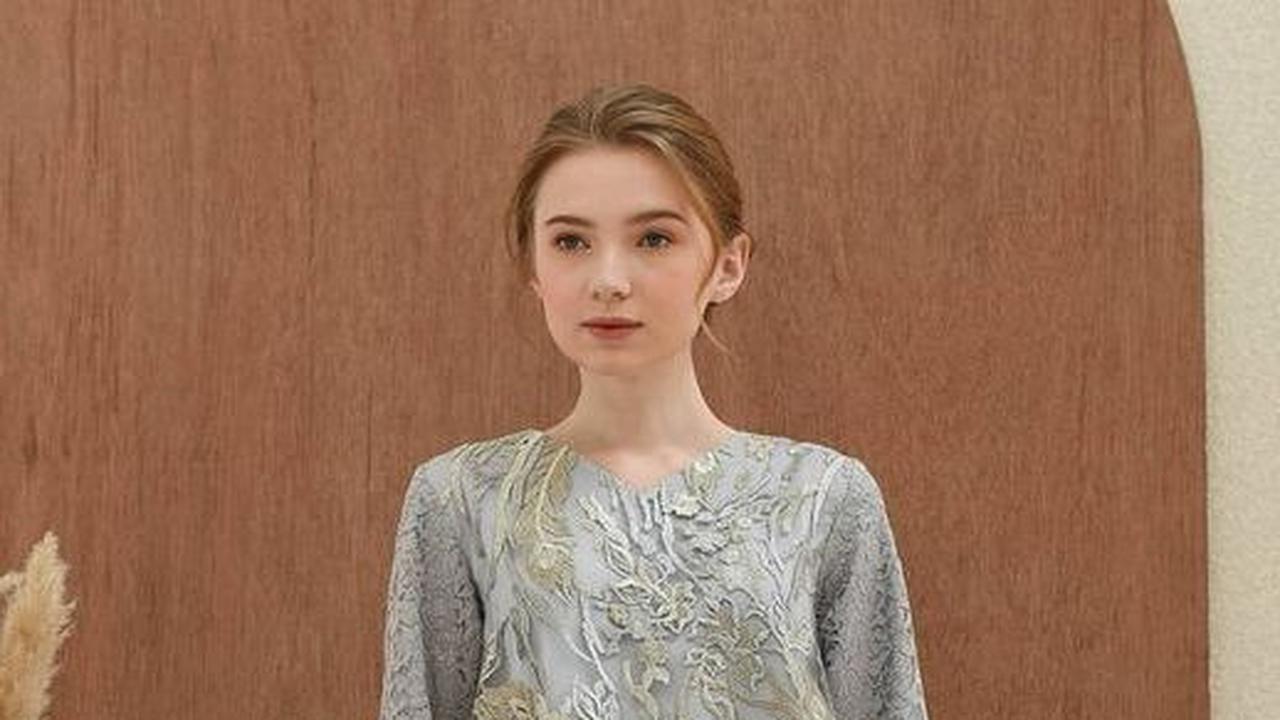 <b>Perhatikan Furing Pada Kebaya&nbsp;</b>