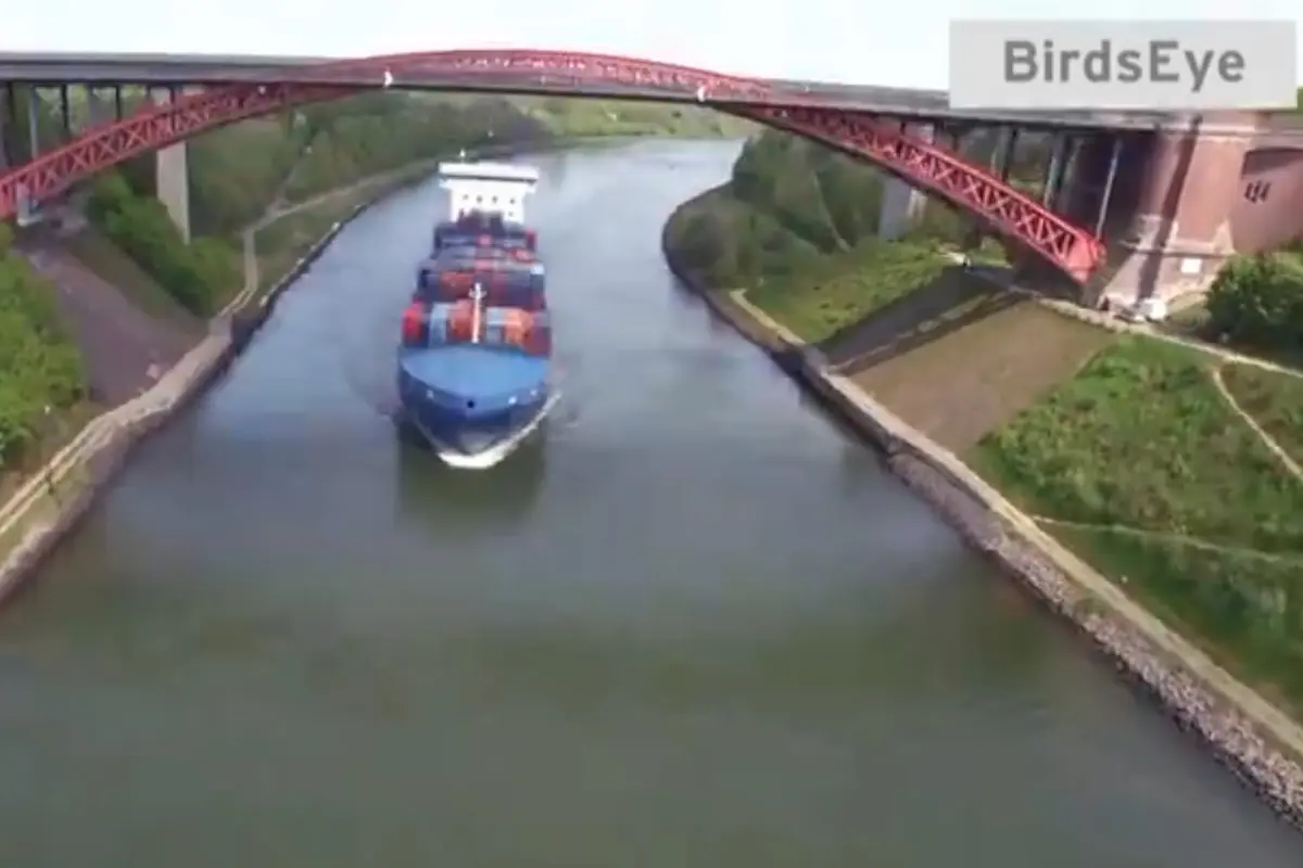 Lihat Salah Satu Kanal Tersibuk Di Dunia. sumberfoto: DW English
