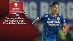 Kim Jeffrey Kurniawan terluka pada laga Persib melawan Sriwijaya FC akhir pekan lalu karena didorong striker Laskar Wong Kito, Alberto Goncalves.
