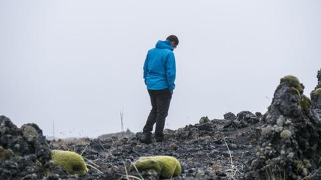 Ilustrasi sepi, sendiri