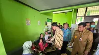 Wakil Presiden (Wapres) Gibran Rakabuming Raka di Puskesmas Kelapa Dua dan Puskesmas Binong, Tangerang, Banten (Biro Pers, Media, dan Informasi Sekretariat Wakil Presiden)