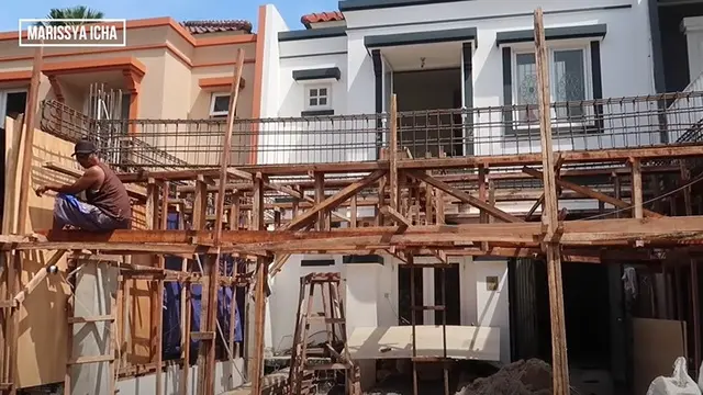 [Fimela] Rumah Gala Sky