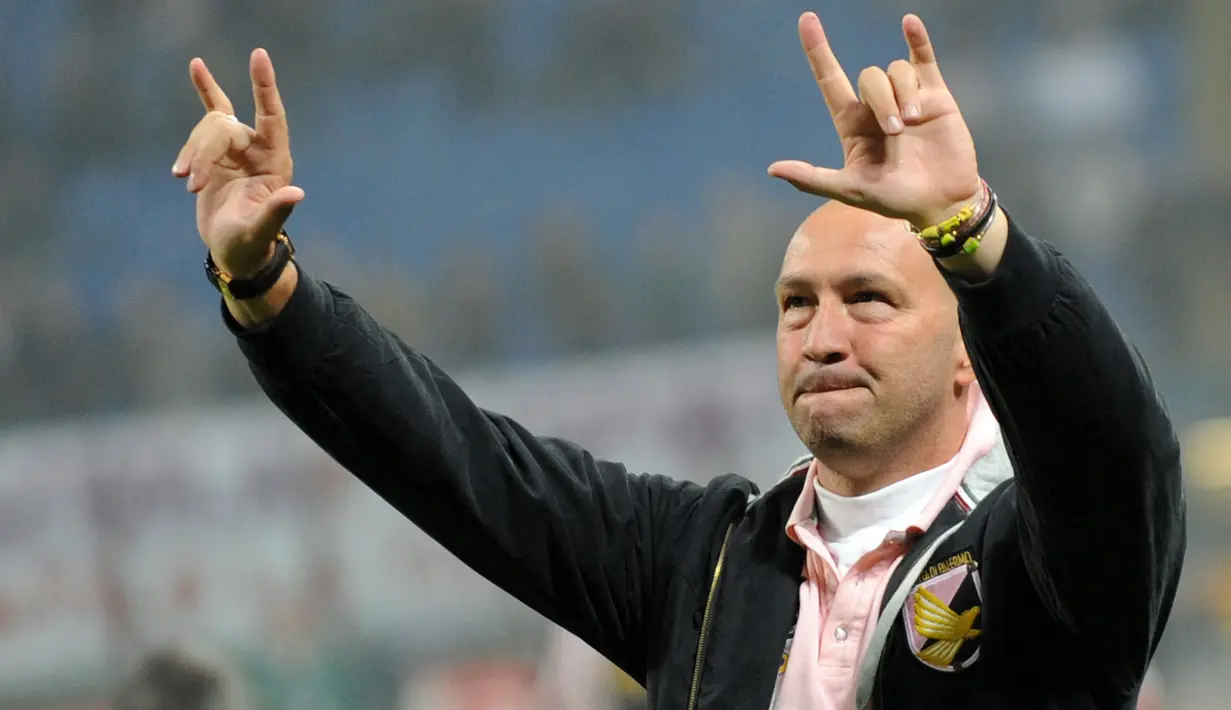 Walter Zenga menjadi kiper dengan jumlah clean sheet terbanyak di Liga Europa, yaitu 35 clean sheet dalam 69 laga. Kiper asal Italia itu hanya membela satu tim saat berlaga di sana, yakni bersama Inter Milan.  Ia juga sukses meraih dua trofi Liga Europa sebelum pensiun pada 1999. (AFP/Giuseppe Cacace)