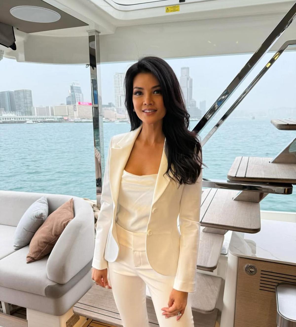 7 Potret Farah Quinn Rayakan Ulang Tahun Ke-45 dengan Gaya Mewah di Hong Kong
