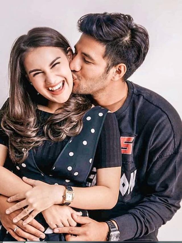 Kebahagiaan Ammar Zoni Umumkan Irish Bella Hamil Anak Kembar