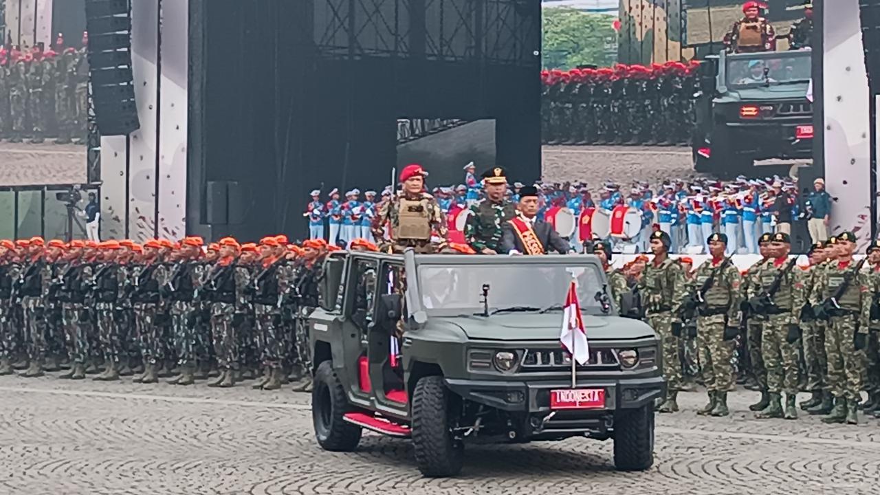 Potret Gagah Jenderal TNI Agus Subiyanto Naik Maung Cek Pasukan Jelang HUT ke-79 TNI