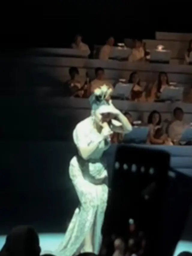 Anang Hermansyah Secara Mengejutkan Datang ke Konser Krisdayanti Bertajuk 'Konser Semesta' Bersama Ashanty. Bahkan, Hal Tak Terduga Terjadi, Anang Duet Bareng KD Menyanyikan Lagu Cinta (TikTok Atta Halilintar)