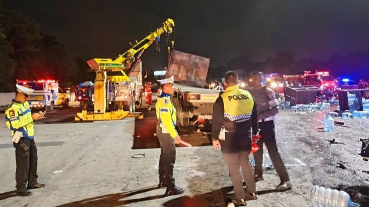 Kecelakaan Maut di Gerbang Tol Ciawi, Begini Posisi Enam Mobil saat Ditabrak Truk Air Mineral