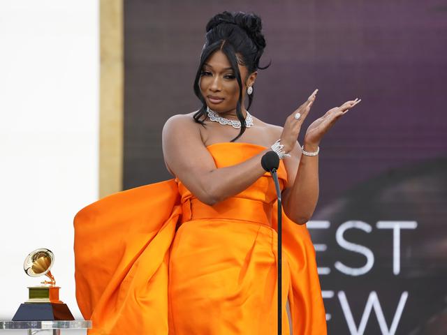 Megan Thee Stallion Lega Bisa Rilis Remix Lagu Bts Sempat Dijegal Label Sendiri Showbiz Liputan6 Com [ 480 x 640 Pixel ]