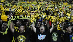 Kelompok suporter Malaysia yang tergabung dalam Ultras Malaya menyerukan reformasi di FAM. (AFP/Mohd Rasfan)