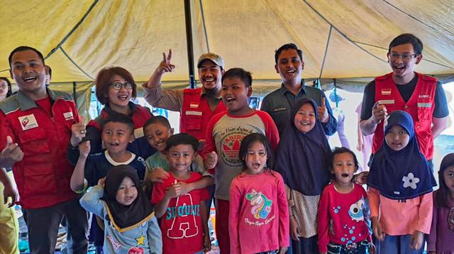 Edukasi pola hidup bersih sehat (PHBS) juga menjadi perhatian tim medis Pertamedika IHC di Cianjur saat ini karena sebagian masyarakat masih berada di posko pengungsi. (Foto: dok. Pertamedika IHC)