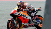 Pebalap Repsol Honda, Dani Pedrosa, meminta otorotitas pembuat aturan di MotoGP melarang penggunaan winglet demi alasan keselamatan. 