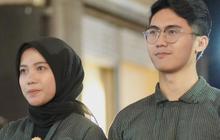 Pindah Agama Tanpa Paksaan, Momen Sang Kekasih Ajarkan Calon Suami Baca Iqro Ini Viral