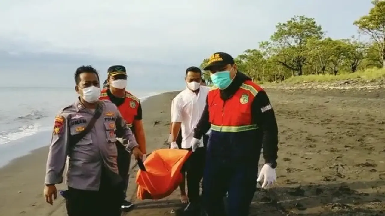 Jasad tak dikenal ditemukan pantai Pulau Santen Banyuwangi. (Istimewa).