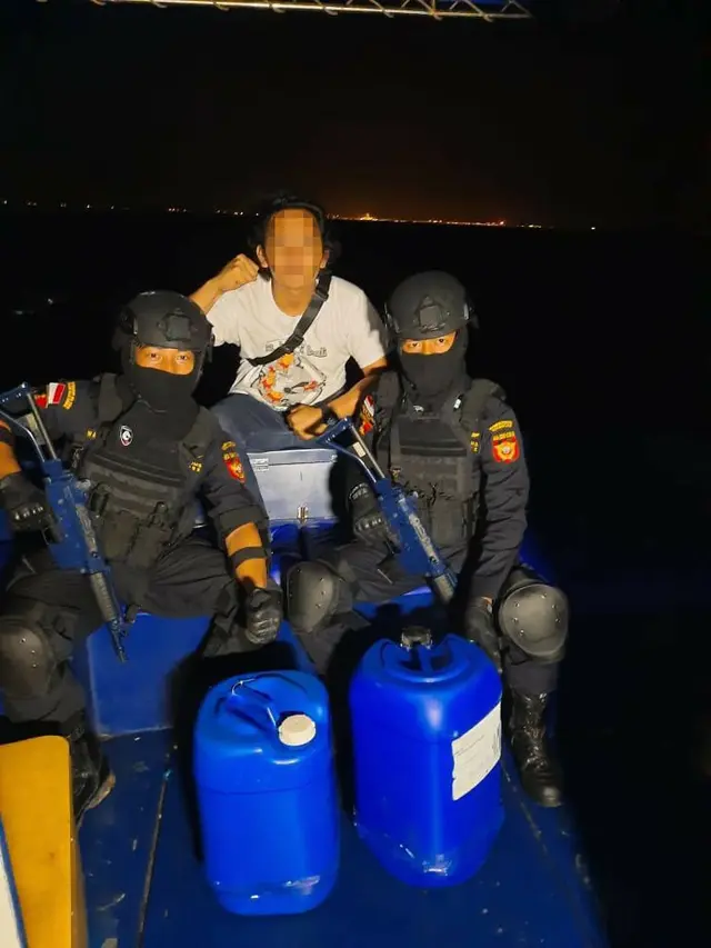 Bea cukai dan Bareskrim Polri menggagalkan penyelundupan narkotika asal Malaysia di Perairan Nongsa, Batam. (Foto: Liputan6.com/Ajang Nurdin)