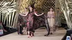 Batik Journey,sebuah pagelaran fashion show yang memamerkan gaun bernuansa batik karya Edward Hutabarat