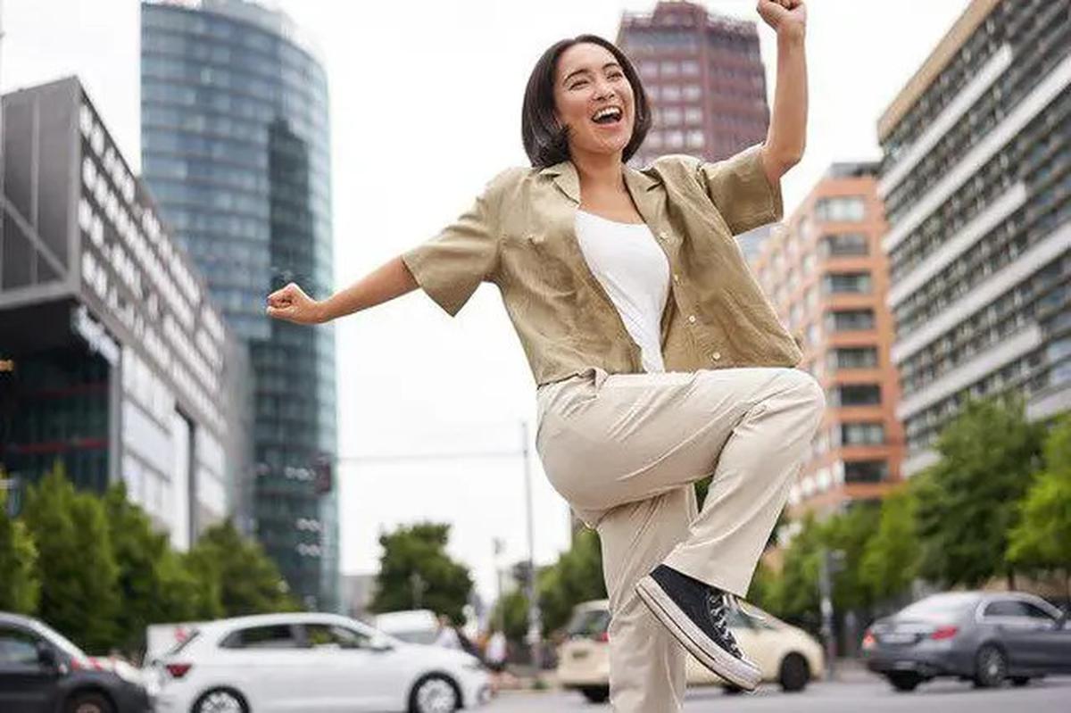 8 Sikap Elegan Agar Bisa Hidup Bahagia Meski Gaji Pas-Pasan, Bersyukur Bukan Insecure