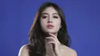 Nabilah Ayu ex JKT 48 berpose saat sesi foto bersama tim Kapanlagi di Studio KLY, Jakarta, Kamis (20/12). Kunjungan ini dilakukan dalam rangka promo film Mata Batin 2. (Kapanlagi/Budi Santoso)