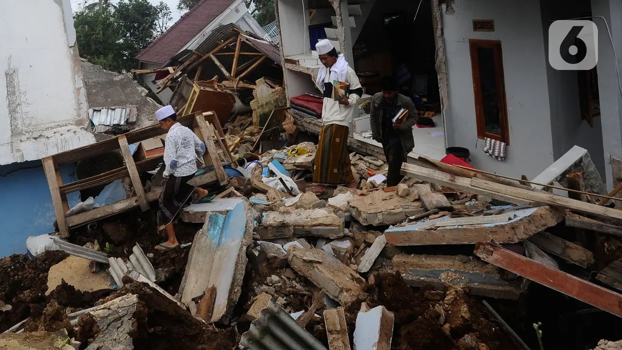 potret santri yang masih bertahan pascagempa Cianjur