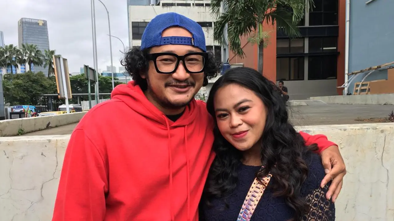 Isa Bajaj dan istrinya, Rahayu Mutiara (ist/ Munady Widjaja)