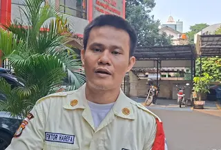 Pengemudi Alphard yang terlibat cekcok dengan petugas keamanan di kawasan Bundaran HI, Jakarta Pusat, dijadwalkan bertemu dengan satpam bernama Fiktor Harefa di Mapolsek Metro Menteng, Jumat (24/7/2026).