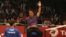Pemain Prancis, Ronan Labar, memprotes wasit saat bertanding melawan pebulutangkis ganda putra Indonesia, Mohammad Ahsan/Hendra Setiawan. (Bola.com/Arief Bagus)
