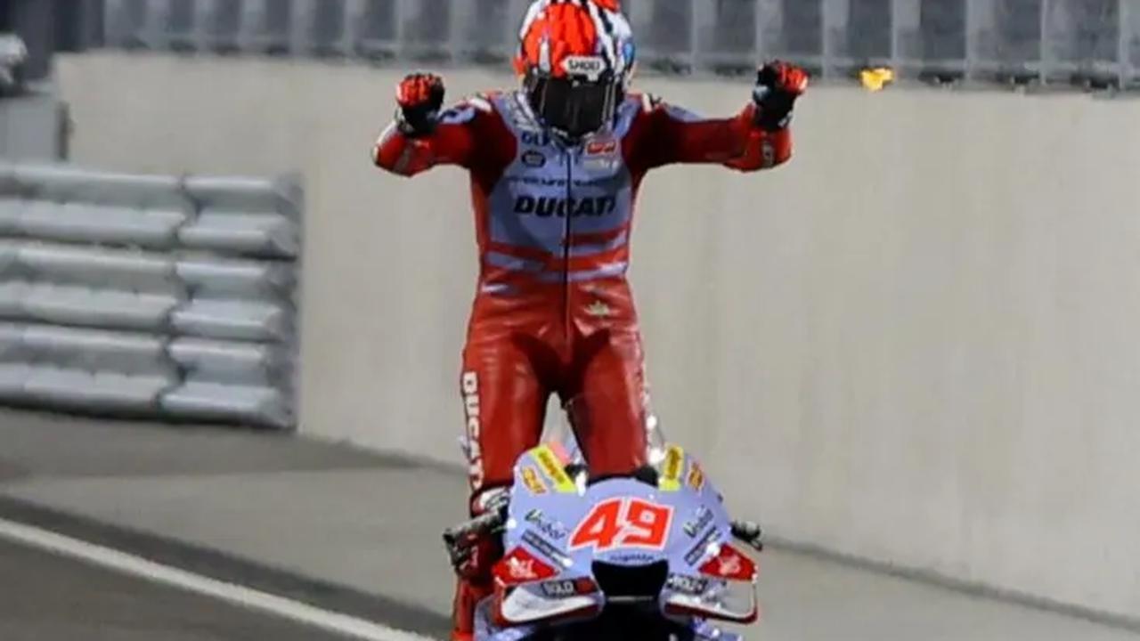 Kesuksesan finis pada posisi pertama ini menjadi kejutan pada seri MotoGP Qatar 2023 di Sirkuit Lusail hari Senin (20/11/2023) dini hari.
