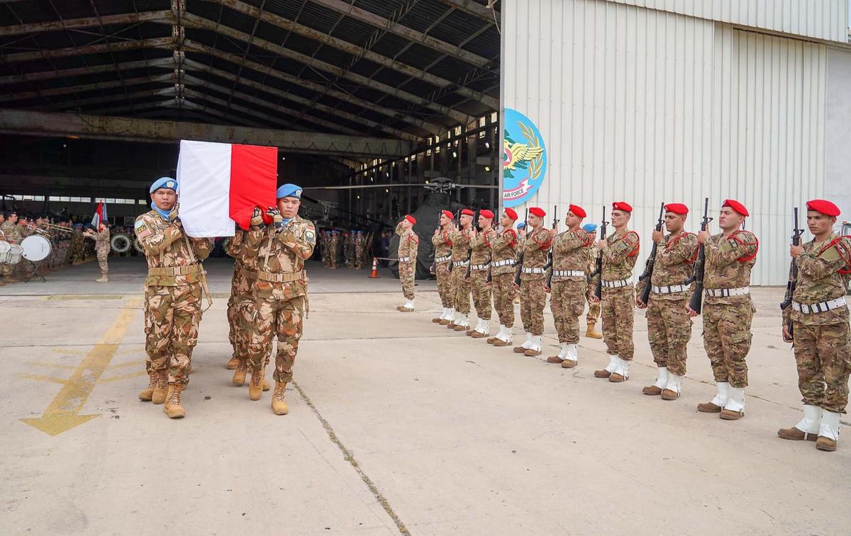 FOTO: Penghormatan Terakhir bagi Kopral Rico Pramudia di Beirut