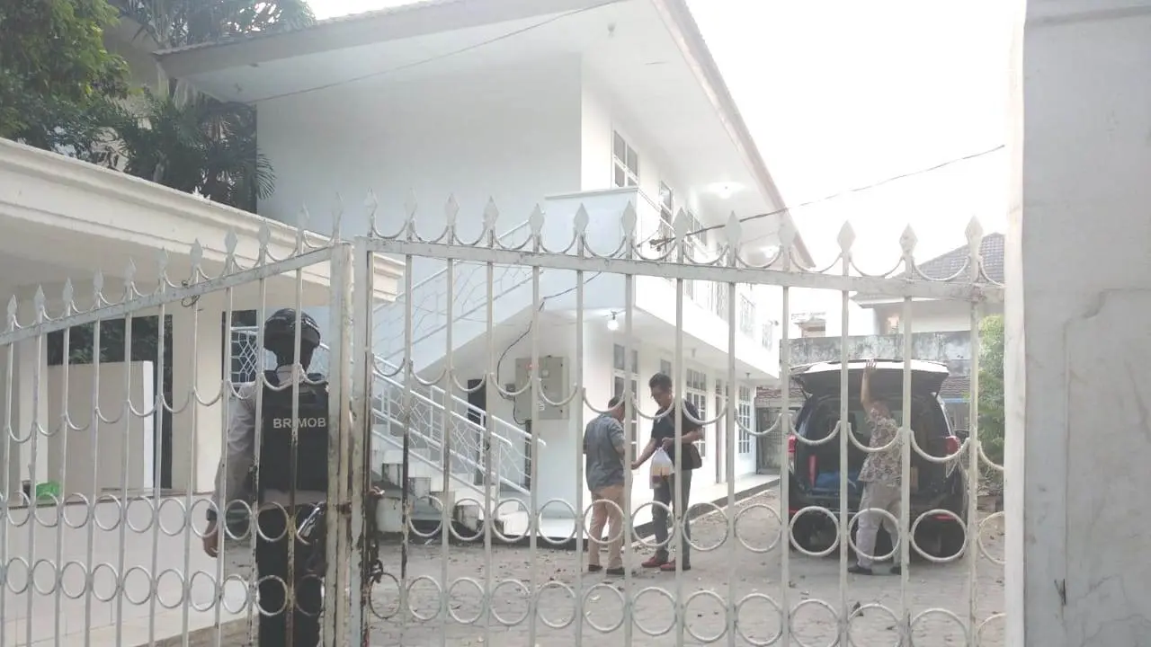 KPK Geledah Rumah Tersangka Gratifikasi Proyek Jalan di Muara Enim