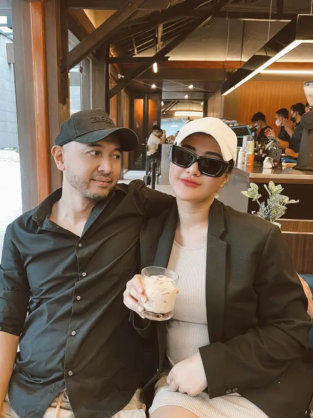 Hamil Anak Pertama, Ini 7 Potret Camelia Putri yang Menawan dengan Baby Bump